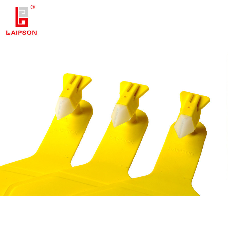 Pull Tight Reflective Z Tag Cattle Ear Tags For Tracking Identification Management